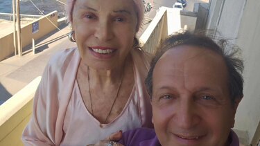 Η επίσκεψη του Μπιμπίλα στην Ρίκα Διαλυνά και η σέλφι με φόντο το φρούριο του Κούλε