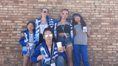 Τα κορίτσια και η προπονήτρια