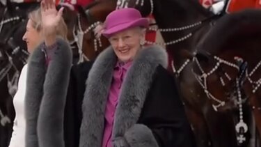 Χάος στη βασιλική οικογένεια της Δανίας: Η βασίλισσα Μαργαρίτα αναλαμβάνει ξανά το Στέμμα