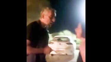 Καυγάς μεταξύ Εβραίων και ιδιοκτήτης ταβέρνας στη Νάξο με αφορμή αυτοκόλλητα υπέρ της Παλαιστίνης