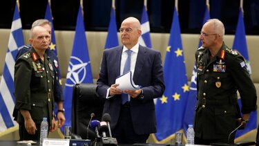 Νίκος Δένδιας, Ένοπλες Δυνάμεις