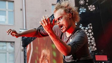 Φινλανδία: Πρωτότυποι καλοκαιρινοί διαγωνισμοί αγκαλιάς δέντρων και αεροκιθάρας