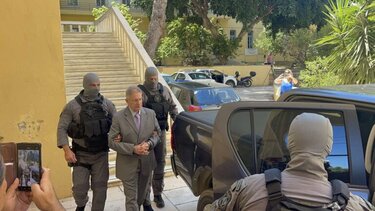 Γιατρός, Απολογία