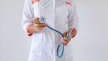 Γιατρός γυναίκα