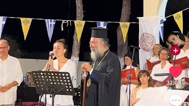 Σταυρούλα ερμηνεύει