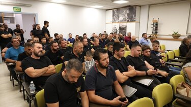 Κτηνοτρόφοι, Συνέλευση