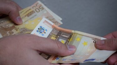 πληρωμές χρήματα