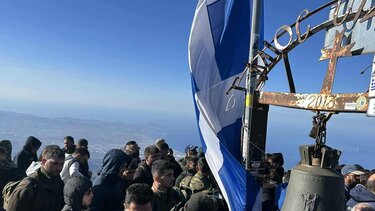 Ψηλορείτης: Χιλιάδες περιπατητές στο εκκλησάκι του Τιμίου Σταυρού
