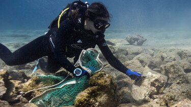 ΔΕΗ και iSea ένωσαν δυνάμεις για τον καθαρισμό απομακρυσμένων ακτών σε περιοχές Natura 2000