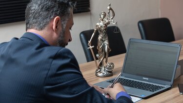 Δικηγόρος, Δικαιοσύνη