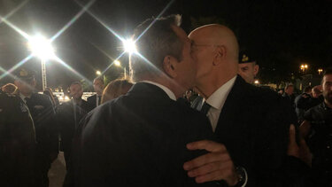 Δένδιας Καμμένος φιλιά 