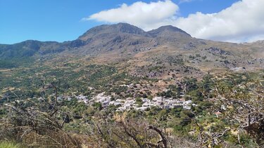 Ορεινό, Πεζοπορία