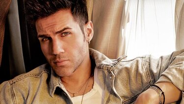 Πέτρος Ιακωβίδης, τραγουδιστής 