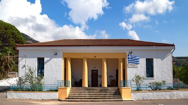 Παρουσίαση του φωτογραφικού λευκώματος «Αναμνήσεις στη Σκόνη» του εικαστικού Νίκου Μπασιά, με την υποστήριξη του Δήμου Πλατανιά