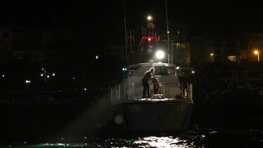 Λιμενικό Σκάφος, Νύχτα