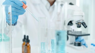 Ερευνητές βρήκαν πώς να κάνουν τα καρκινικά κύτταρα να αυτοκαταστρέφονται – Δύο καρκίνοι στο προσκήνιο