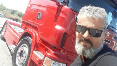 Βαρύ πένθος για τον χαμό του αγαπητού Μπάμπη