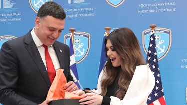 Κίμπερλι Γκιλφόιλ: «Απίστευτη δύναμη η Ελλάδα στην παγκόσμια ναυτιλία»