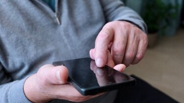 apati ilikiomenos kinito