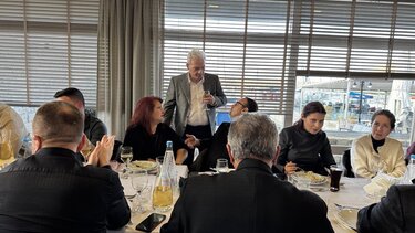 Καλοκαιρινός δημοσιογραφοι