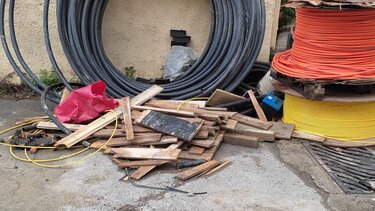 Εργασίες, Υλικά