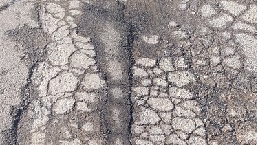 Πλατεία Σινάνη Λακκούβες