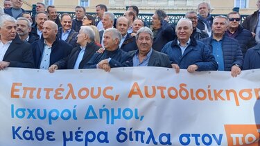 Παύλος Μπαριτάκης, Διαμαρτυρία, Βουλή