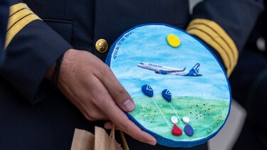 «AEGEAN Santa Crew»: Εθελοντές-εργαζόμενοι της AEGEAN έφεραν τα Χριστούγεννα στα σχολεία απομακρυσμένων περιοχών της Ελλάδας