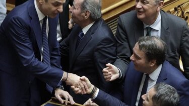 Σενετάκης, Μητσοτάκης