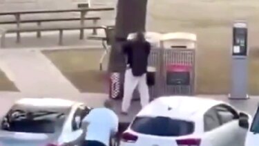 Μακελειό στο Σίδνεϊ: Συγκλονιστικά βίντεο από την επίθεση - 12 νεκροί και 30 τραυματίες