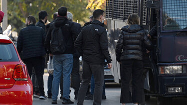 ΟΠΕΚΕΠΕ: Δέσμευσαν λογαριασμούς ακόμα και των συγγενών, τους άφησαν δίχως σεντ 