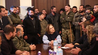 Σύσκεψη, Κοζυράκη, Αποκεντρωμένη