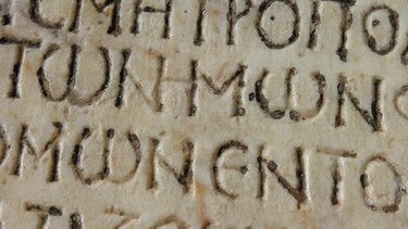 Ελληνική Γλώσσα, Αρχαία Ελληνικά, Επιγραφή