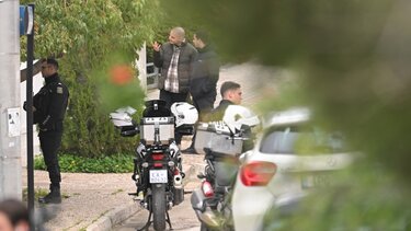 «Mην με σκοτώνεις άλλο, πέθανα» – Τα τελευταία λόγια του 80χρονου που τον μαχαίρωσε μέχρι θανάτου ο γιος του