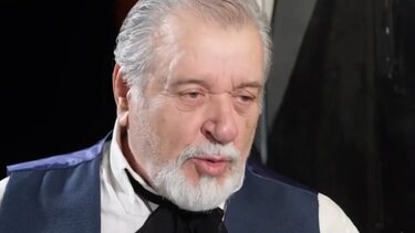 Τάσος Χαλκιάς: «Έτρωγα ξύλο από τον πατέρα μου, μέχρι που ήμουν μεγάλο παιδί»