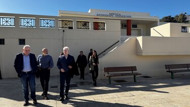 Νέο Κοιμητήριο: Παραδόθηκε σε χρήση ο χώρος τέλεσης πολιτικών κηδειών, οι ψυκτικοί θάλαμοι και ο χώρος κοινωνικών εκδηλώσεων