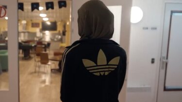 Φρίκη στην Ολλανδία: Φοιτητές και φοιτήτριες ζούσαν μαζί με πρόσφυγες και έπεσαν θύματα βιασμών και κακοποιήσεων