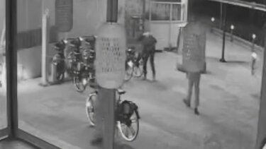 Χανιά: Άγνωστοι κατέστρεψαν ηλεκτρικά ποδήλατα του δήμου, σύμφωνα με καταγγελία του Σημανδηράκη (video)