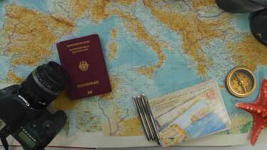 Ποιες ταυτότητες και διαβατήρια δεν θα γίνονται δεκτές στην ΕΕ από το 2026