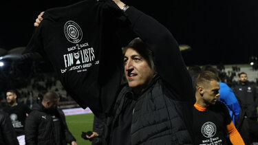 Μιχάλης Μπούσης: «Πάντα μου άρεσε ο Κόντης - Οι οπαδοί μας έδωσαν 300 ευρώ και δεν μπήκαν στο γήπεδο»