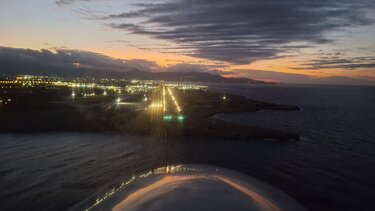 Η προσγείωση του αεροπλάνου... και η απογείωση της ομορφιάς της Κρήτης!