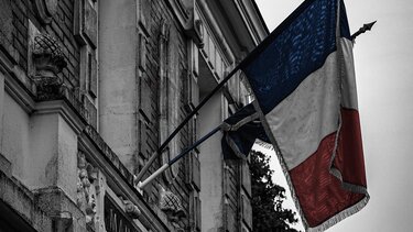 «Η Γαλλία έχει επιτέλους Προϋπολογισμό», πανηγυρίζει ο Λεκορνί