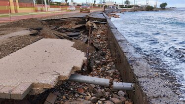 Γούβες παραλιακή ζημιές