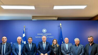 Ηράκλειο: Σύσκεψη στο ΥΠΑΑΤ για την αγροτική οδοποιία και τα αρδευτικά έργα στην ενδοχώρα