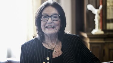  Νάνα Μούσχουρη