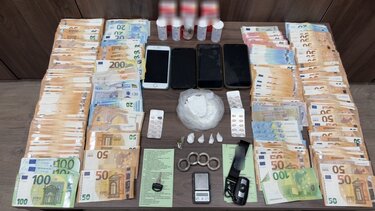  Ρέθυμνο: Εγκληματική ομάδα διακινούσε ναρκωτικά - Τρεις συλλήψεις, κατασχέθηκαν ποσότητα κοκαΐνης και πάνω από 21.000 ευρώ!