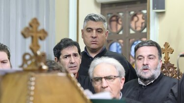 Ουρανός ψάλλει