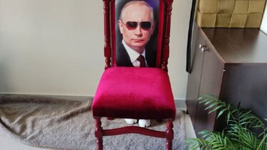 Ο «πρόεδρος», ο «Πούτιν» και η καρέκλα του: Πώς δρούσε το κύκλωμα των τσιγαράδων και πώς ξέπλεναν τα κέρδη τους