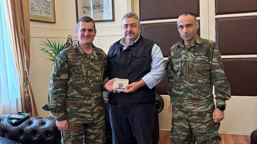 Συνάντηση Αντιπεριφερειάρχη Χανίων με τη Διοίκηση της 1ης Ταξιαρχίας Καταδρομών Αλεξιπτωτιστών
