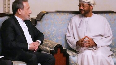 Ξεκίνησαν οι διμερείς συνομιλίες Ιράν και ΗΠΑ στο Ομάν – Στο τραπέζι το πυρηνικό πρόγραμμα